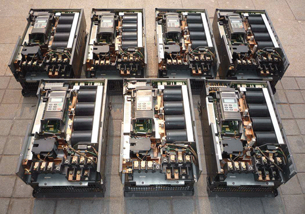 变频器控制电机需要设定哪些参数——开云官方端网站登录入口（开云app）官方网站