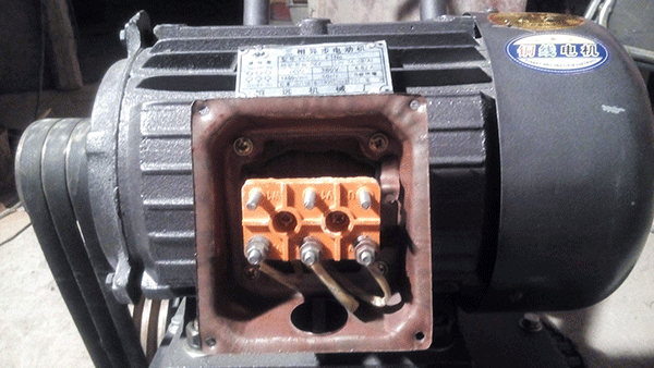 浅谈西安泰富西玛三相异步电动机的基本原理。