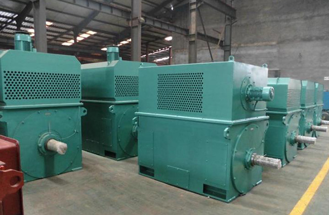 图为西玛电机库房YKK高压电机照片